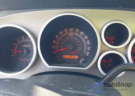 2011 Toyota Tundra Grade 5.7L V8 z USA, uszkodzony, nr VIN 5TFUW5F16BX187882